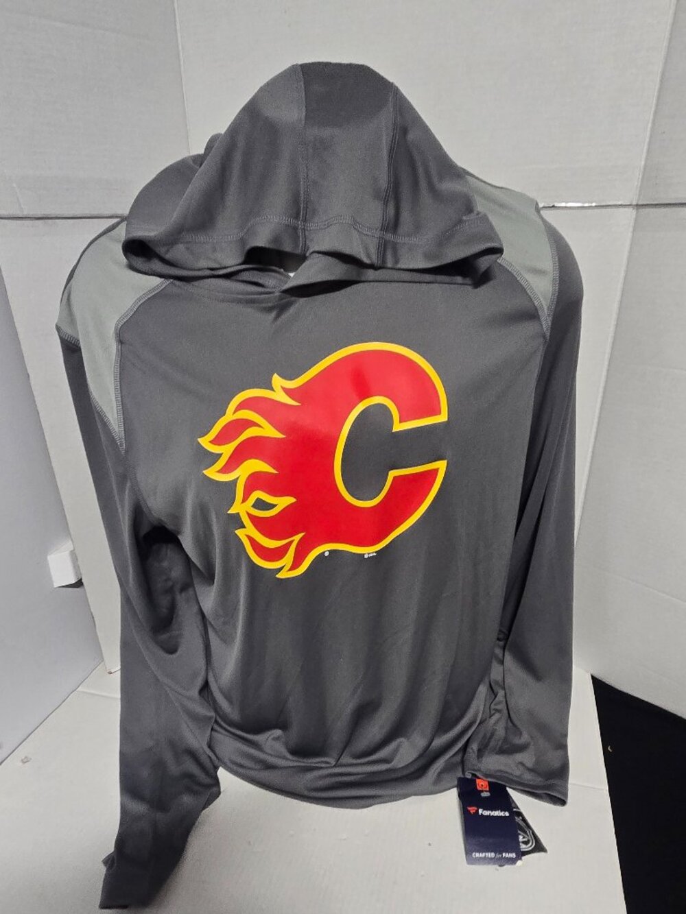 Calgary Flames Fanatics Performance Hoodie | NWT | Men's XL | NHL Licensed | - Picture 2 of 15